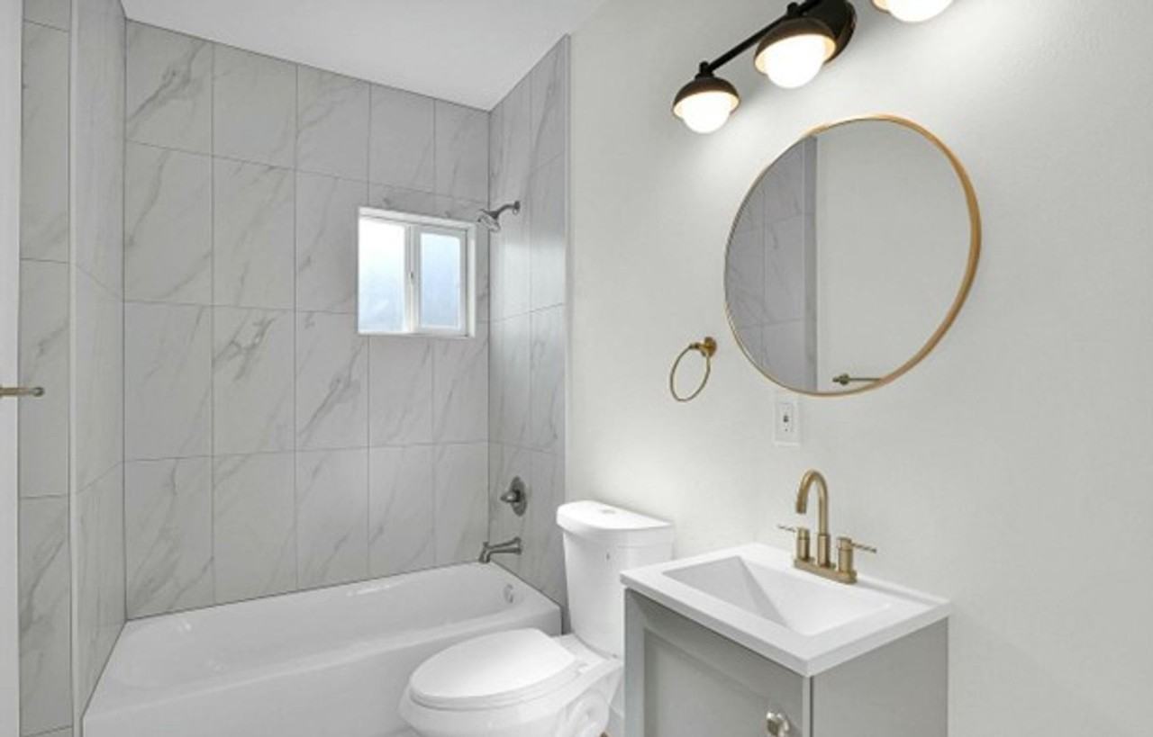 Newly Renovated 2 Bedroom, 1 Bath, with Stainless Appliances! - Photo 6 of 44