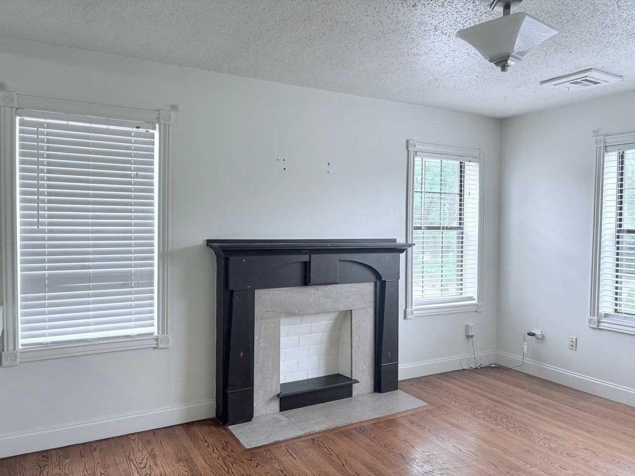 2600 Nw 12th St - Photo 4 of 7