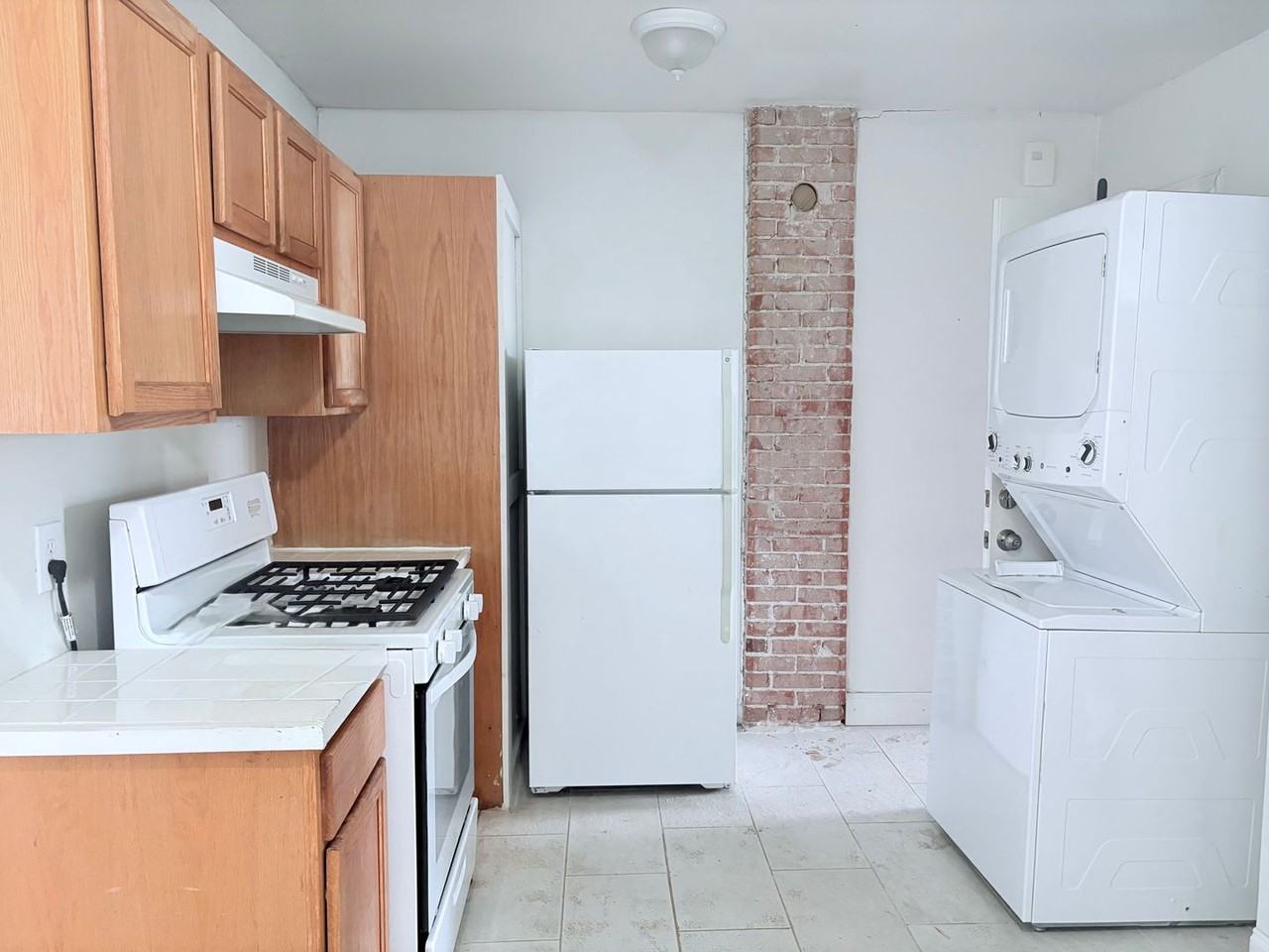 2600 Nw 12th St - Photo 5 of 7