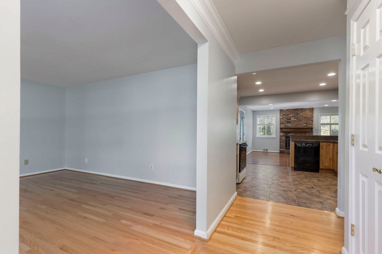 1211 Meadowridge Trl - Photo 3 of 41