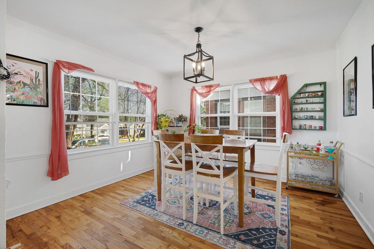 2104 R Street South - Photo 4 of 25