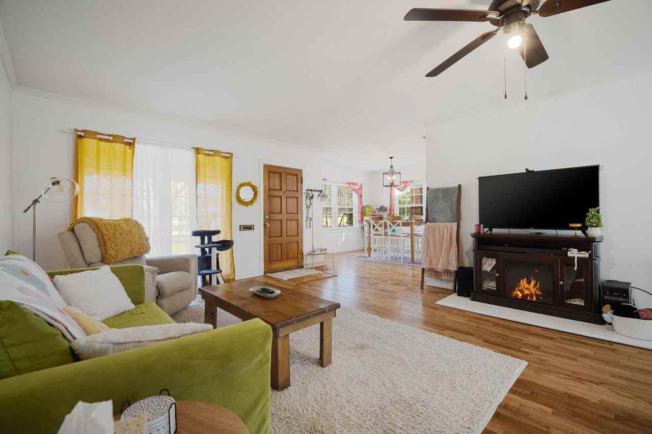 2104 R Street South - Photo 5 of 25