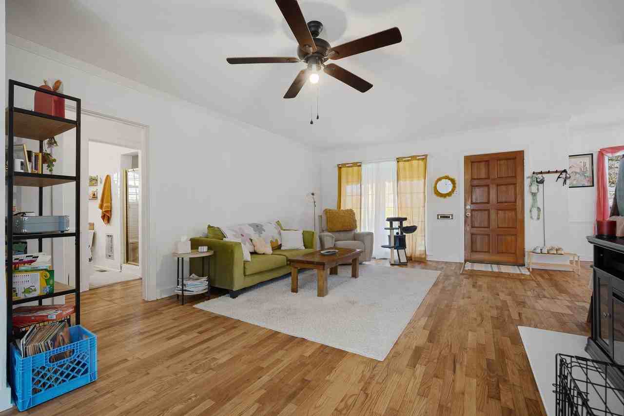 2104 R Street South - Photo 7 of 25