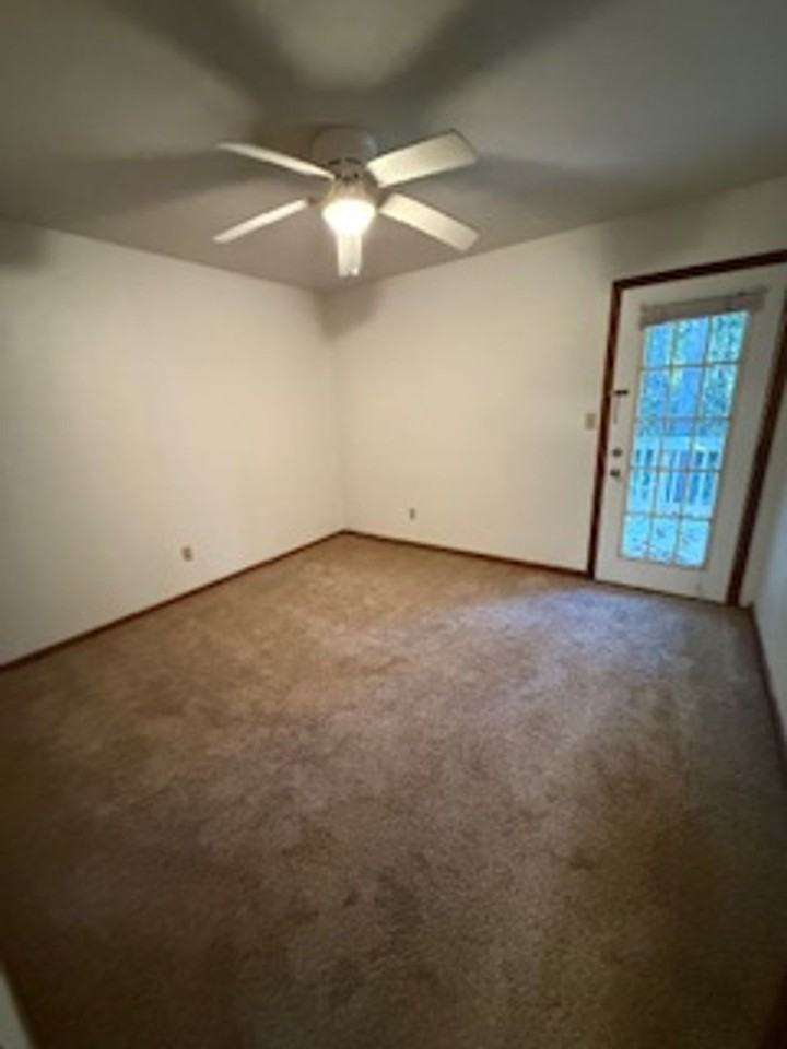 112 Whetherbine Way W - Photo 3 of 10