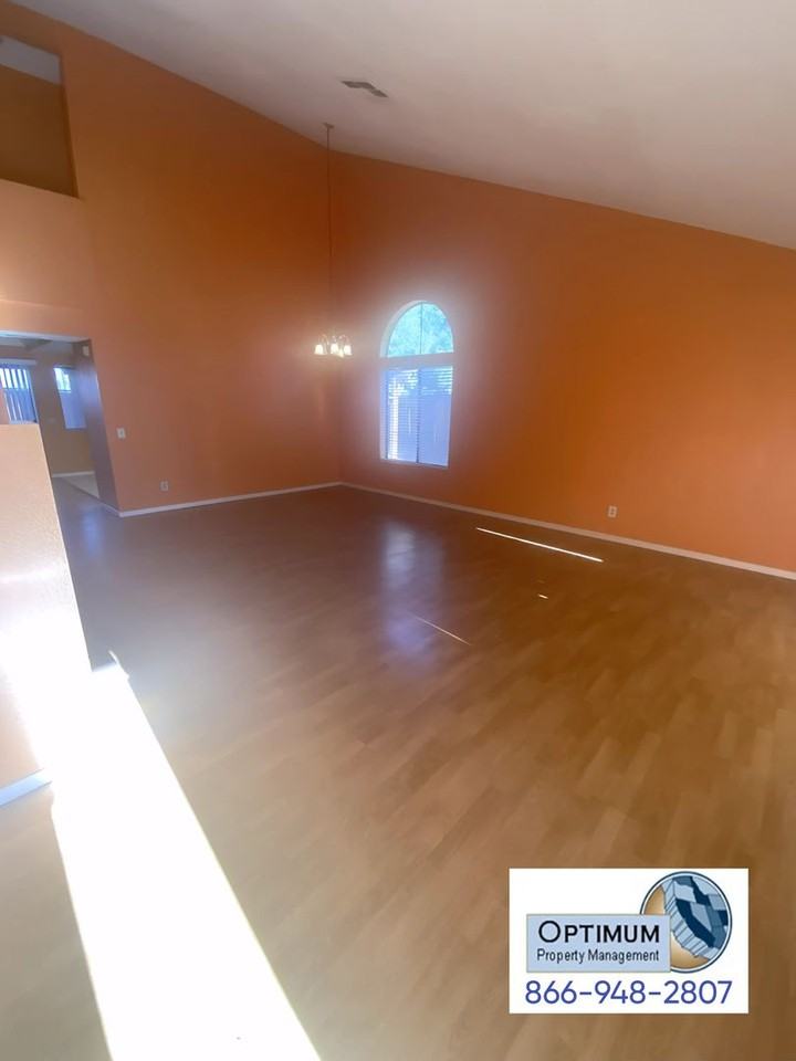 12284 Cobblestone Cir - Photo 2 of 31