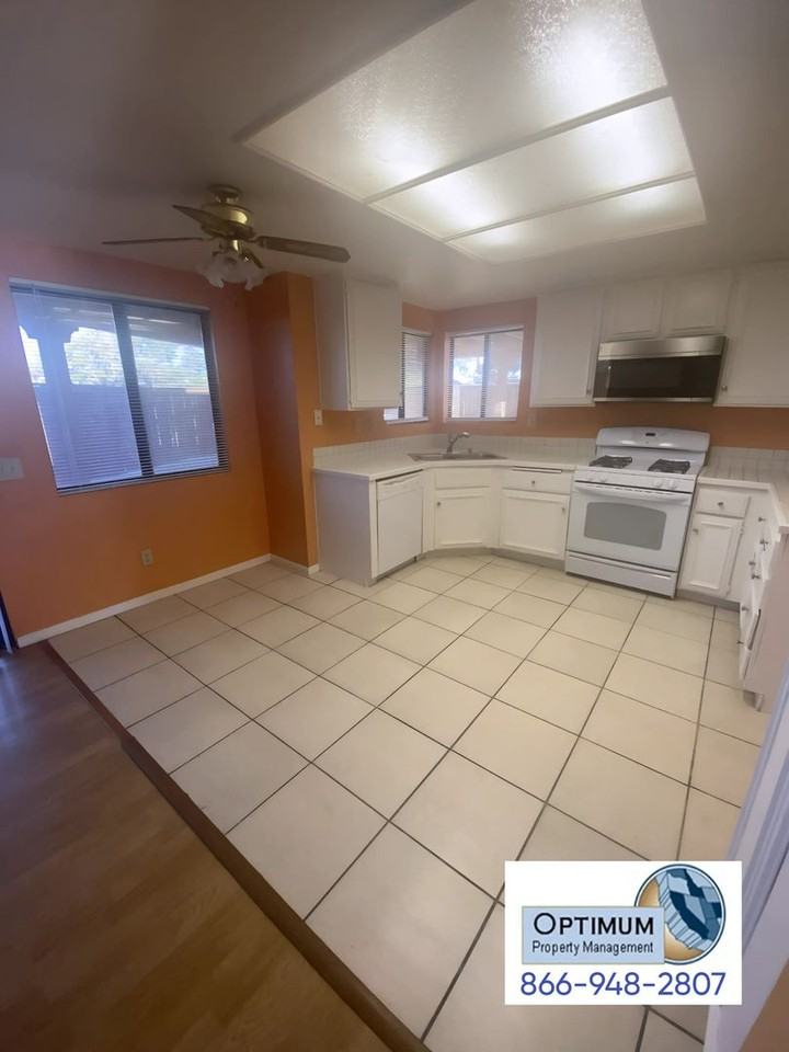 12284 Cobblestone Cir - Photo 5 of 31