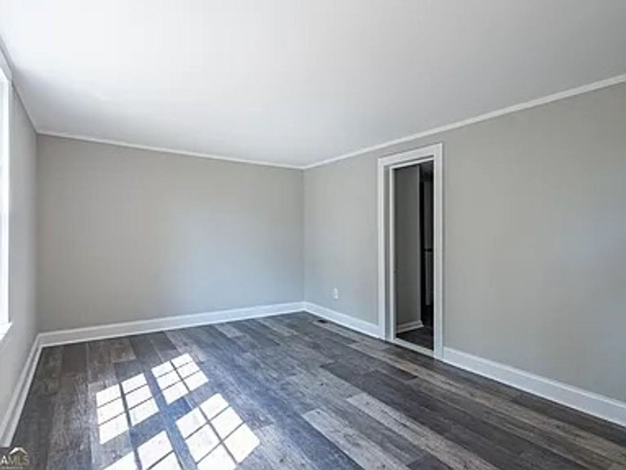 7 Raymond Avenue - Photo 5 of 18