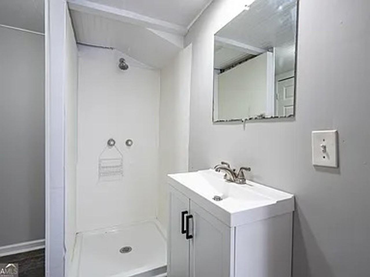 7 Raymond Avenue - Photo 6 of 18