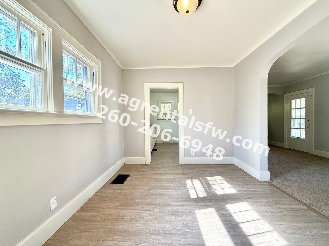 407 W Branning Ave - Photo 5 of 13