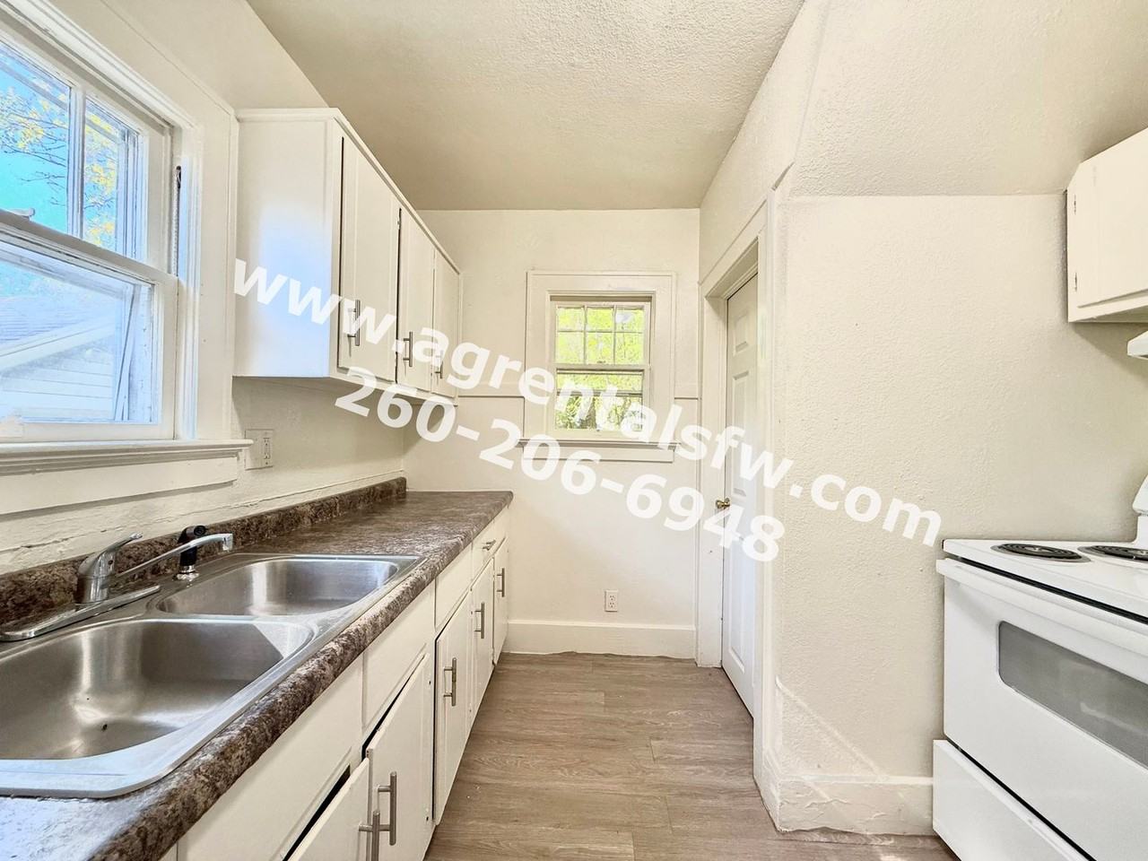 407 W Branning Ave - Photo 7 of 13