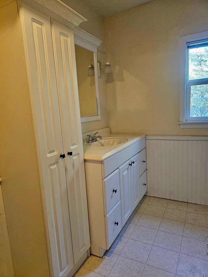 216 Tyler Way - Photo 6 of 14