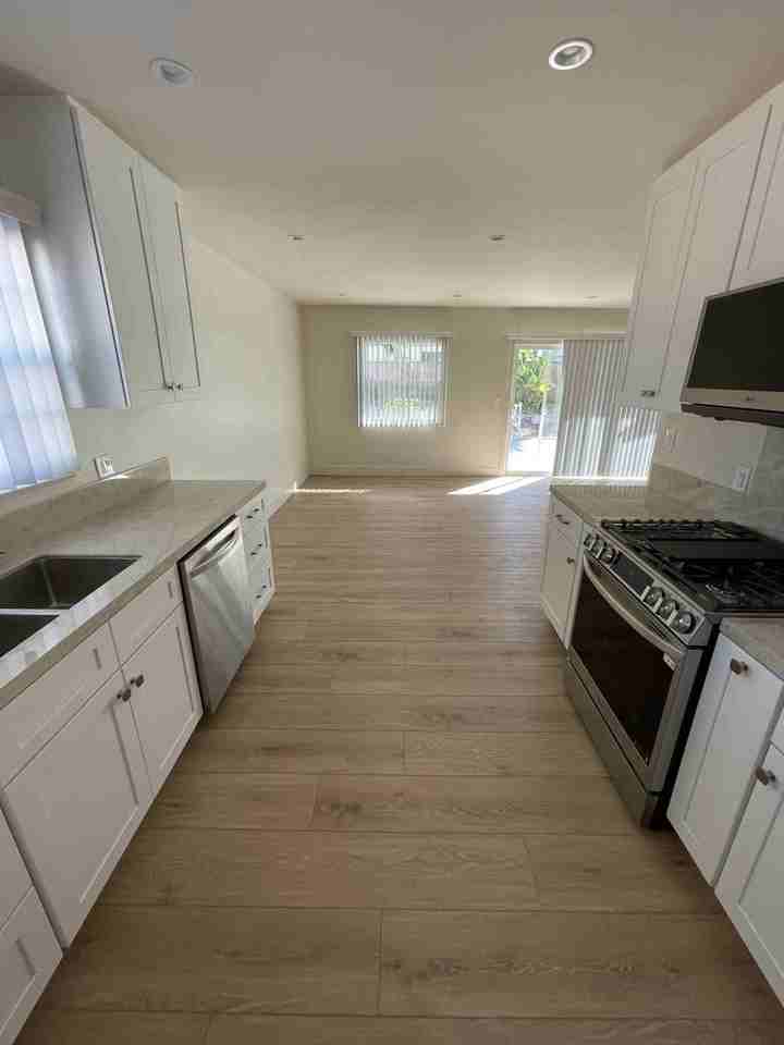 23700 Tiara St - Photo 6 of 24