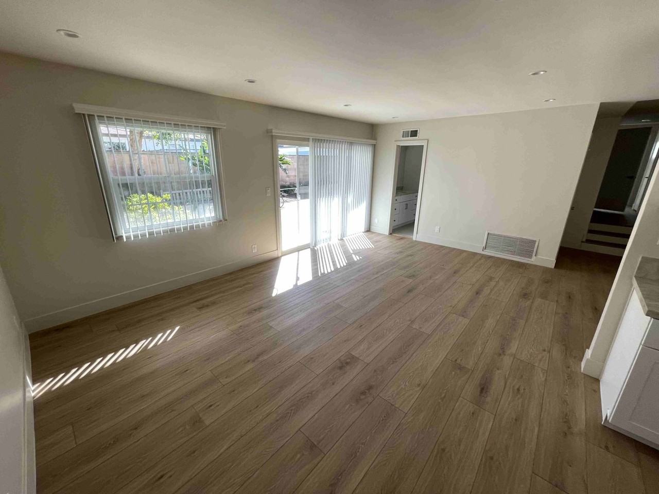 23700 Tiara St - Photo 7 of 24