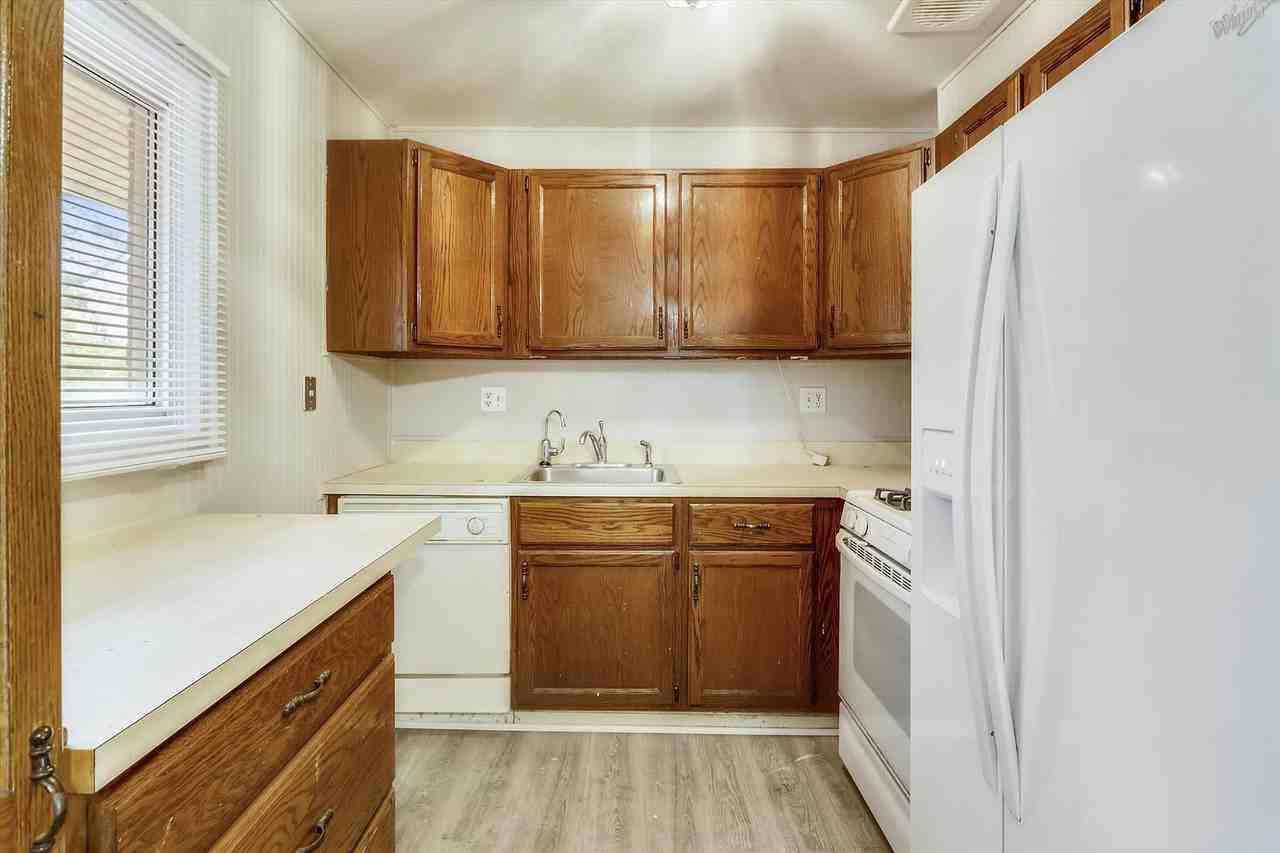 13109 Dumbarton Drive - Photo 3 of 20