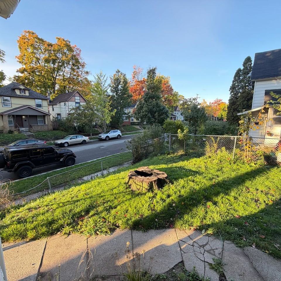 1023 Sigsbee St Se - Photo 6 of 25