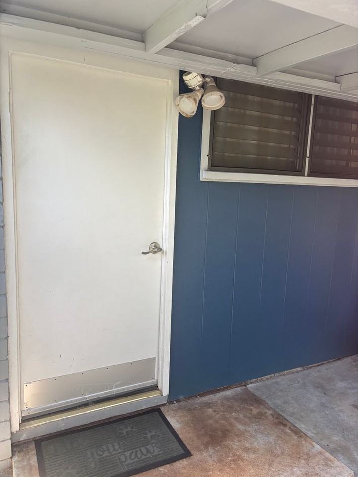 554 Ahina St - Photo 2 of 13