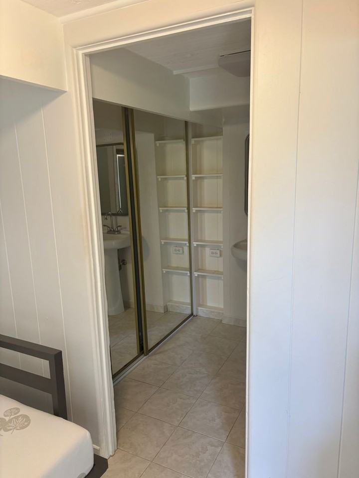 554 Ahina St - Photo 6 of 13
