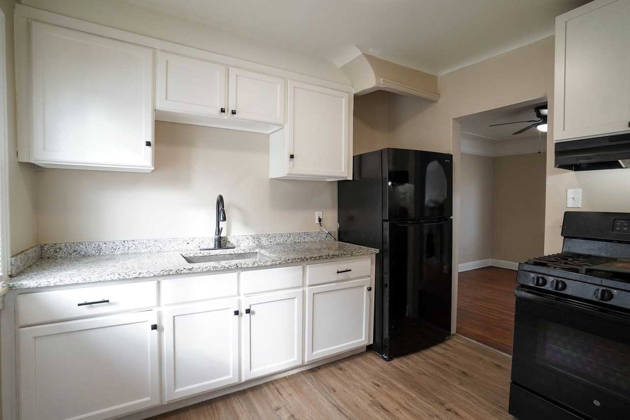 14867 Hubbell St - Photo 5 of 10