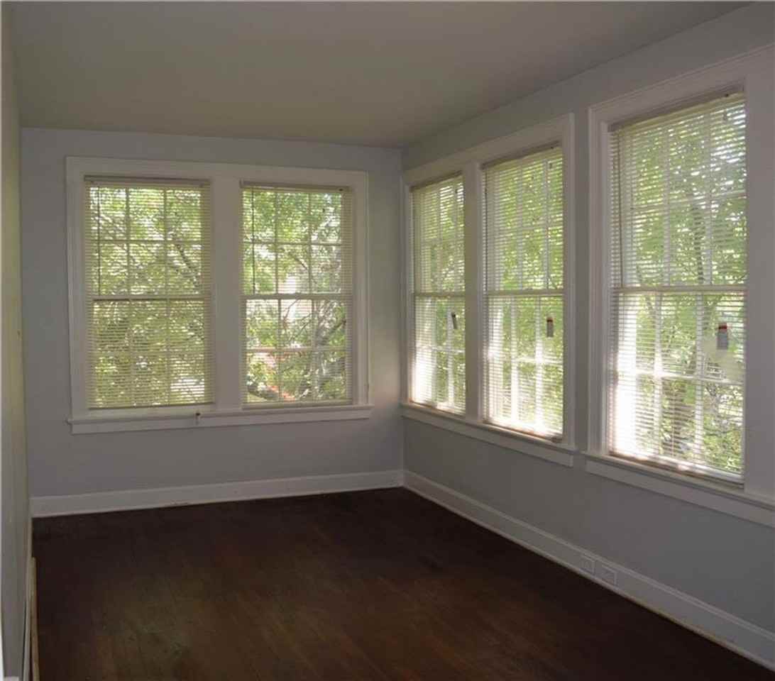 1101 W 22nd St - Photo 7 of 27