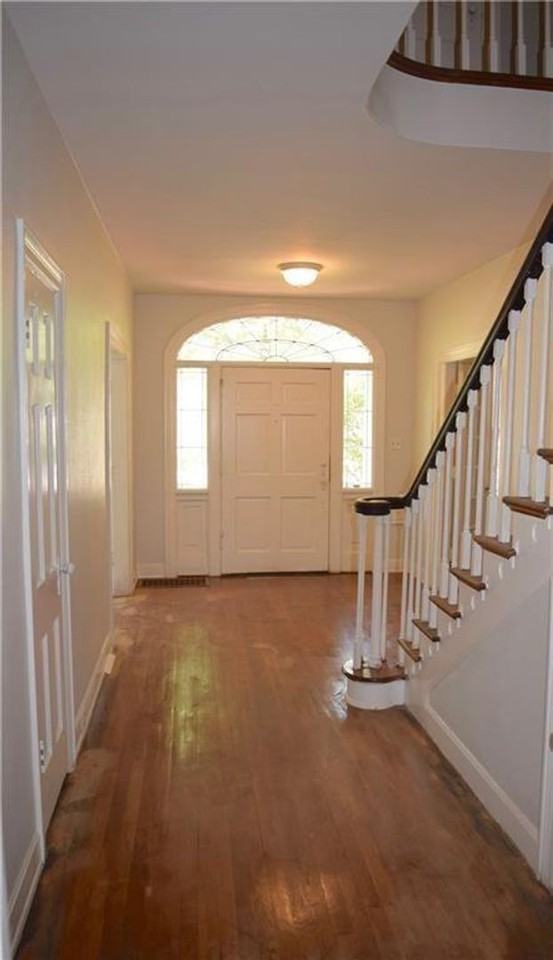 1101 W 22nd St - Photo 7 of 27