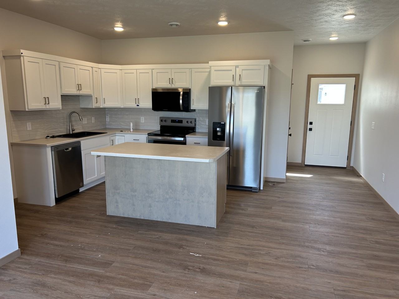 6103 S Alki Pl - Photo 5 of 32