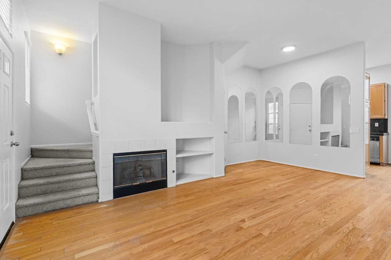 1050 S Volterra Way - Photo 2 of 29