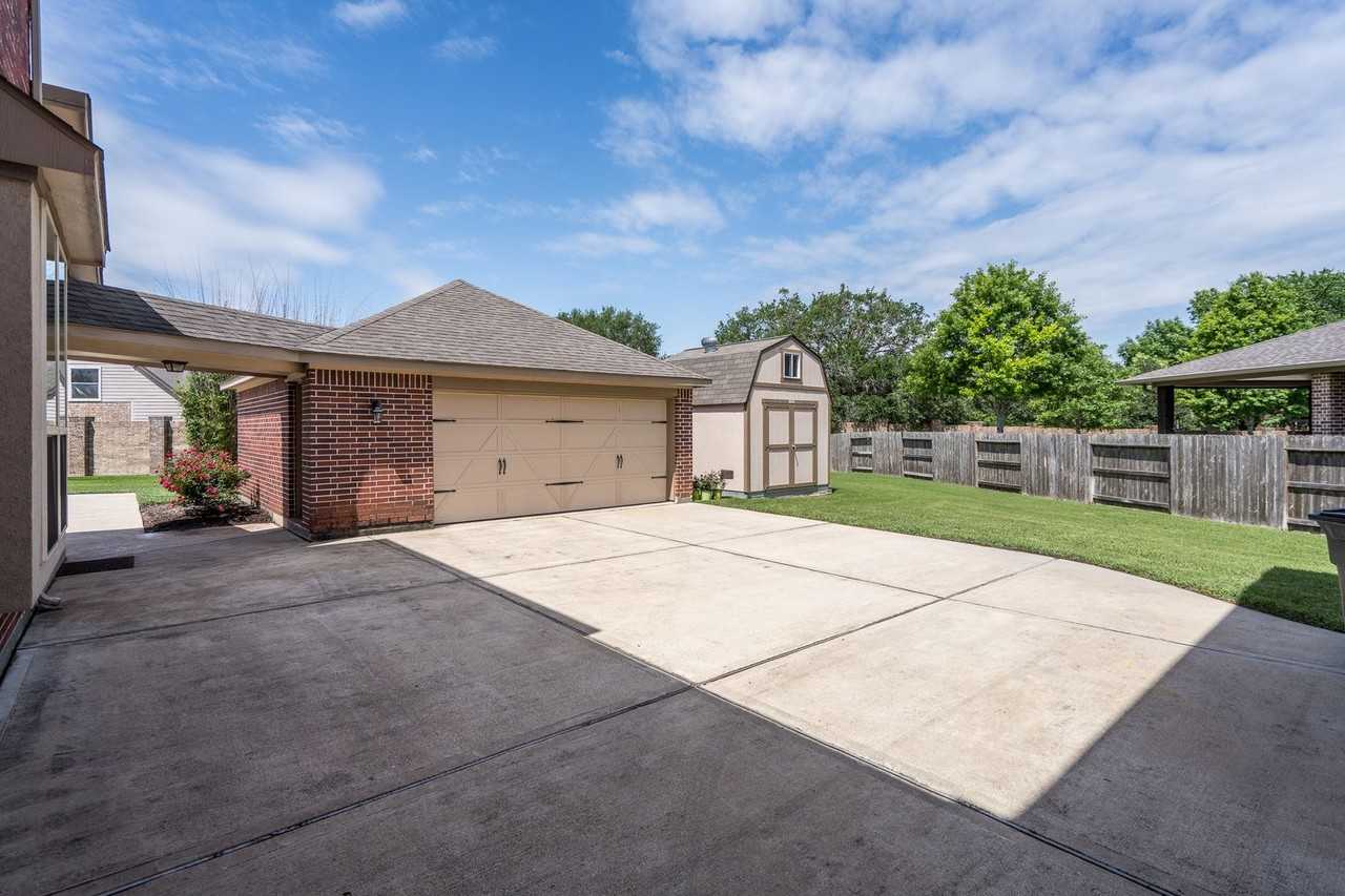 2034 Baker Estates Dr - Photo 4 of 50