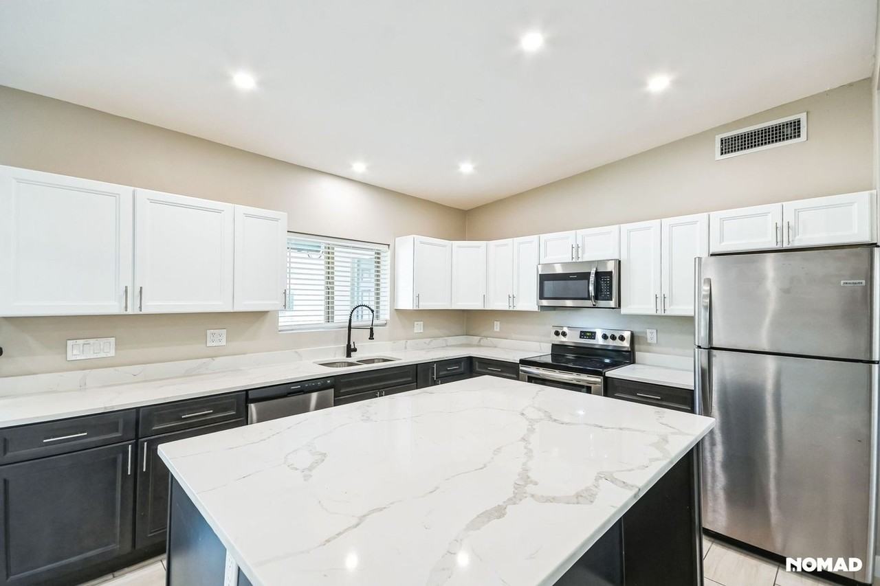 3555 E 4th St - Photo 2 of 18