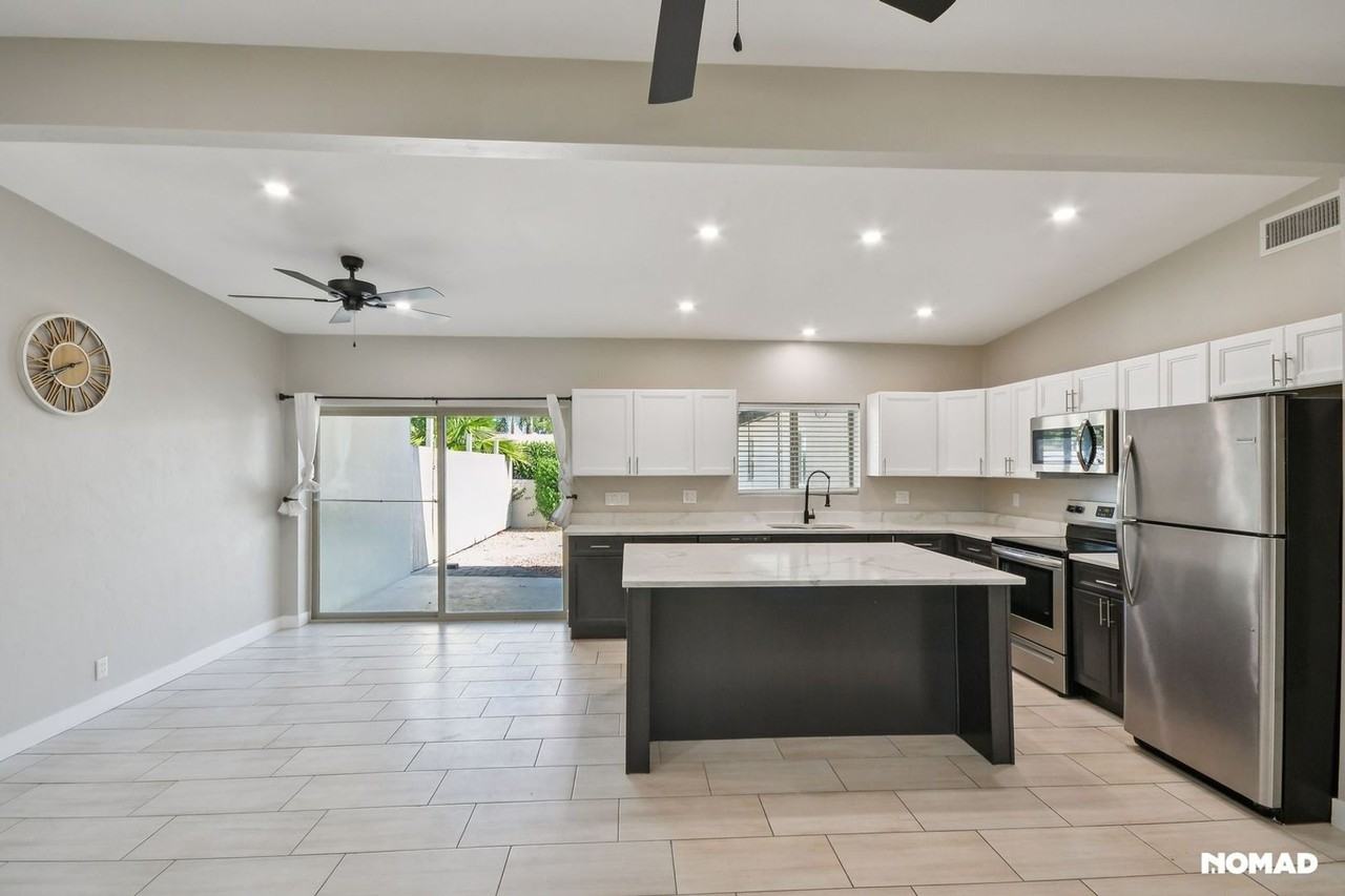 3555 E 4th St - Photo 4 of 18