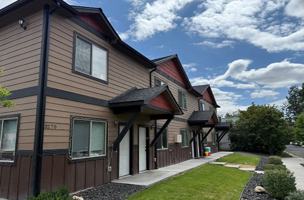 featured image of 3270 N Lincoln St