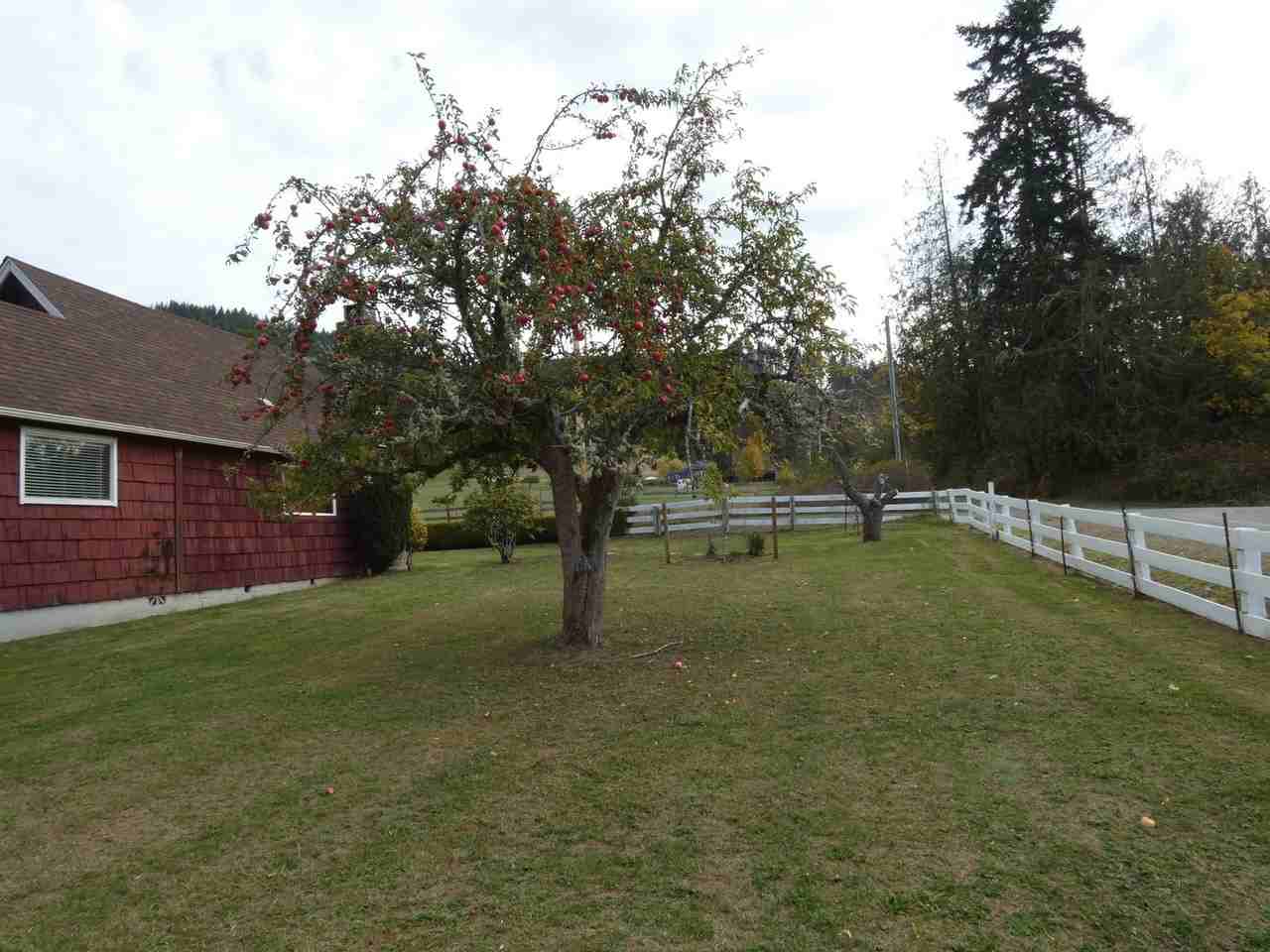 473 Sandhagen Rd - Photo 3 of 37