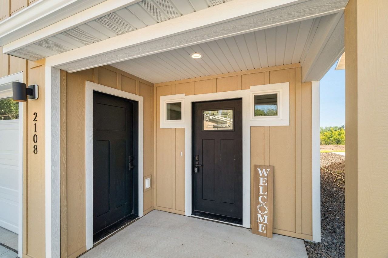 2108 Cottage Hill Cir - Photo 3 of 37