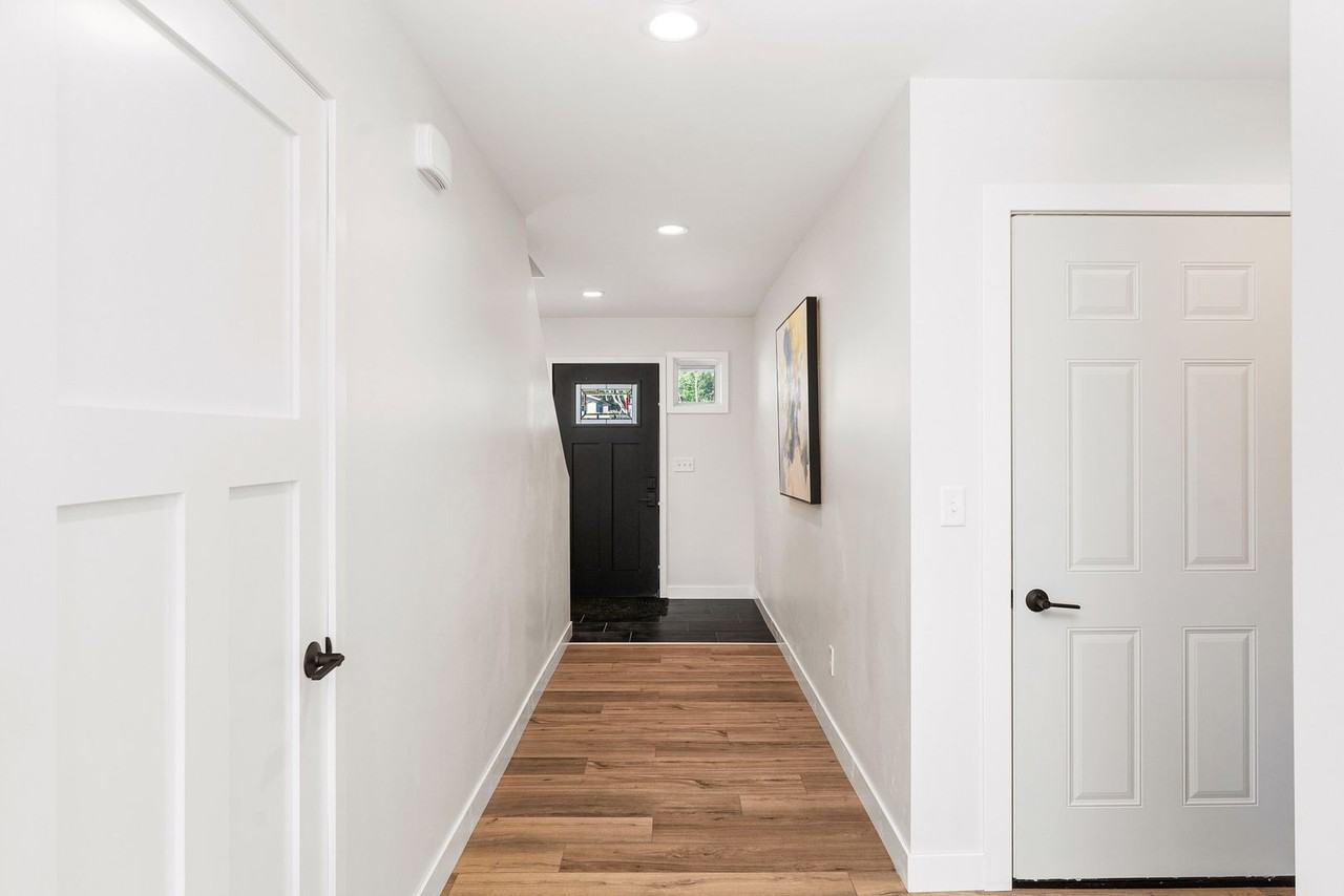 2108 Cottage Hill Cir - Photo 4 of 37