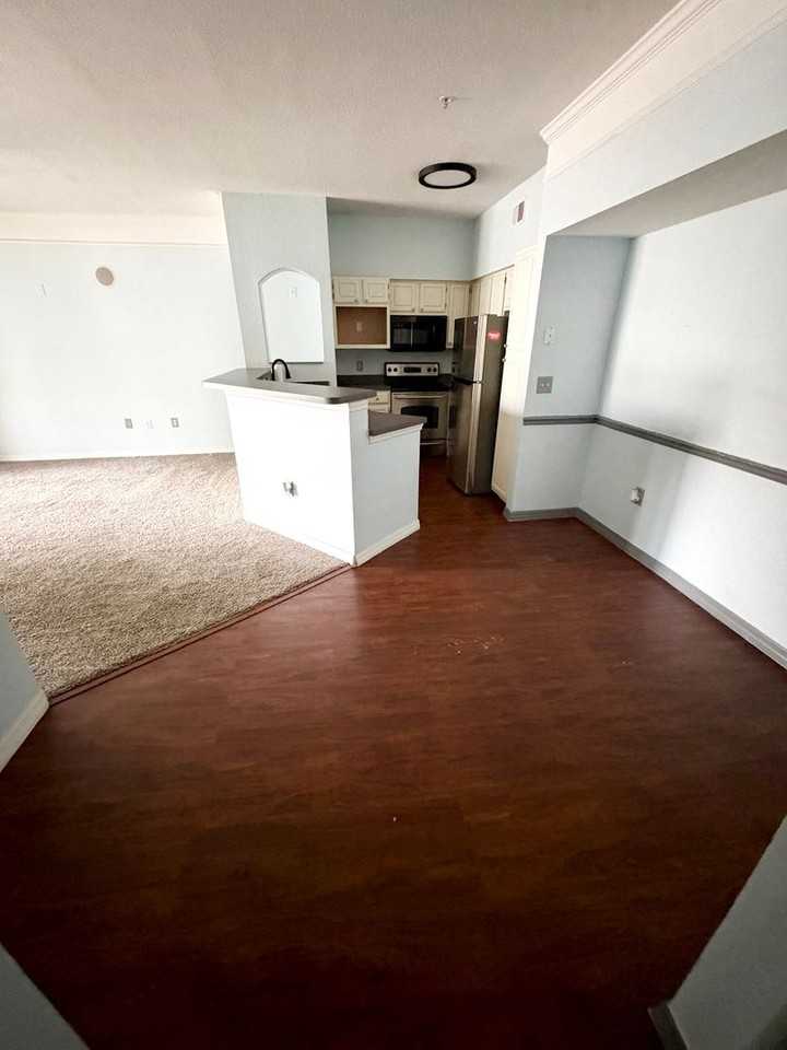 3280 Soho St - Photo 4 of 17