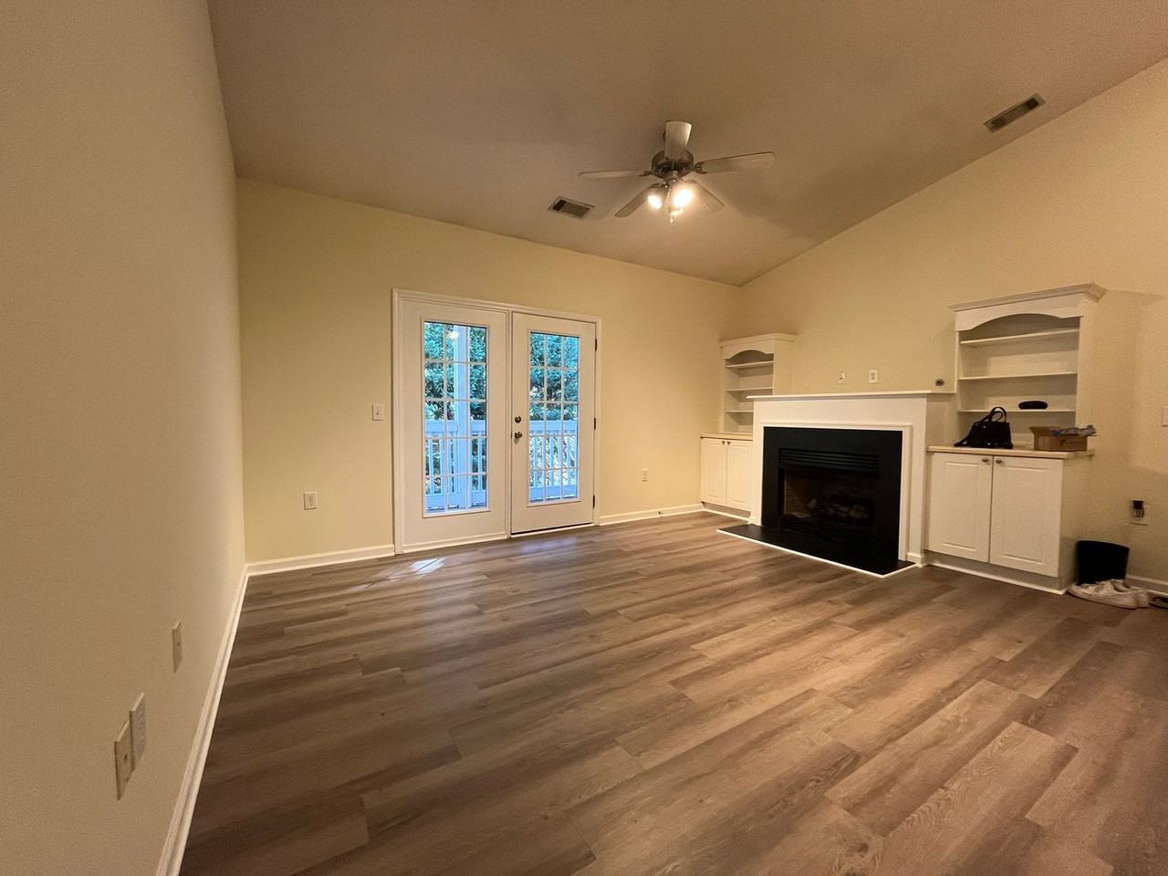 334 Mckenna Cir - Photo 4 of 23