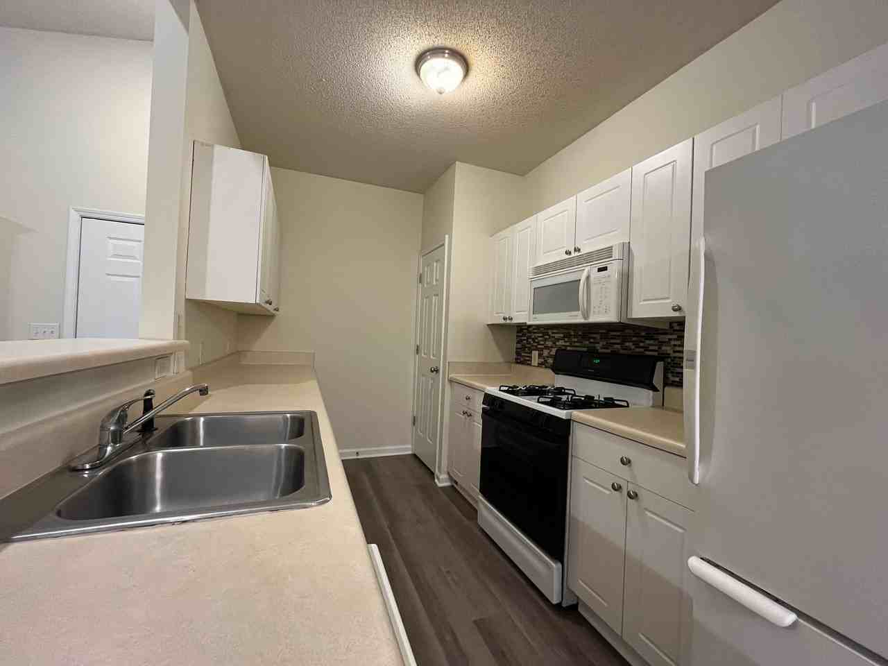 334 Mckenna Cir - Photo 6 of 23