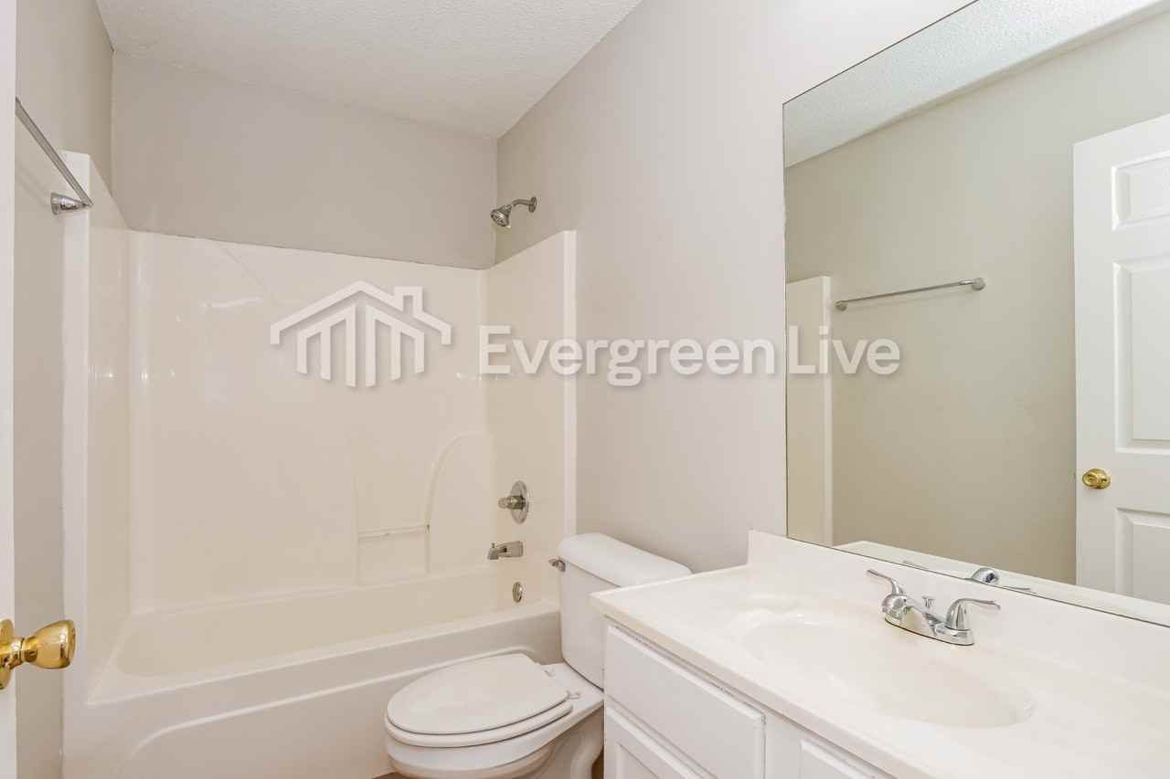 261 Gracewood St - Photo 7 of 15