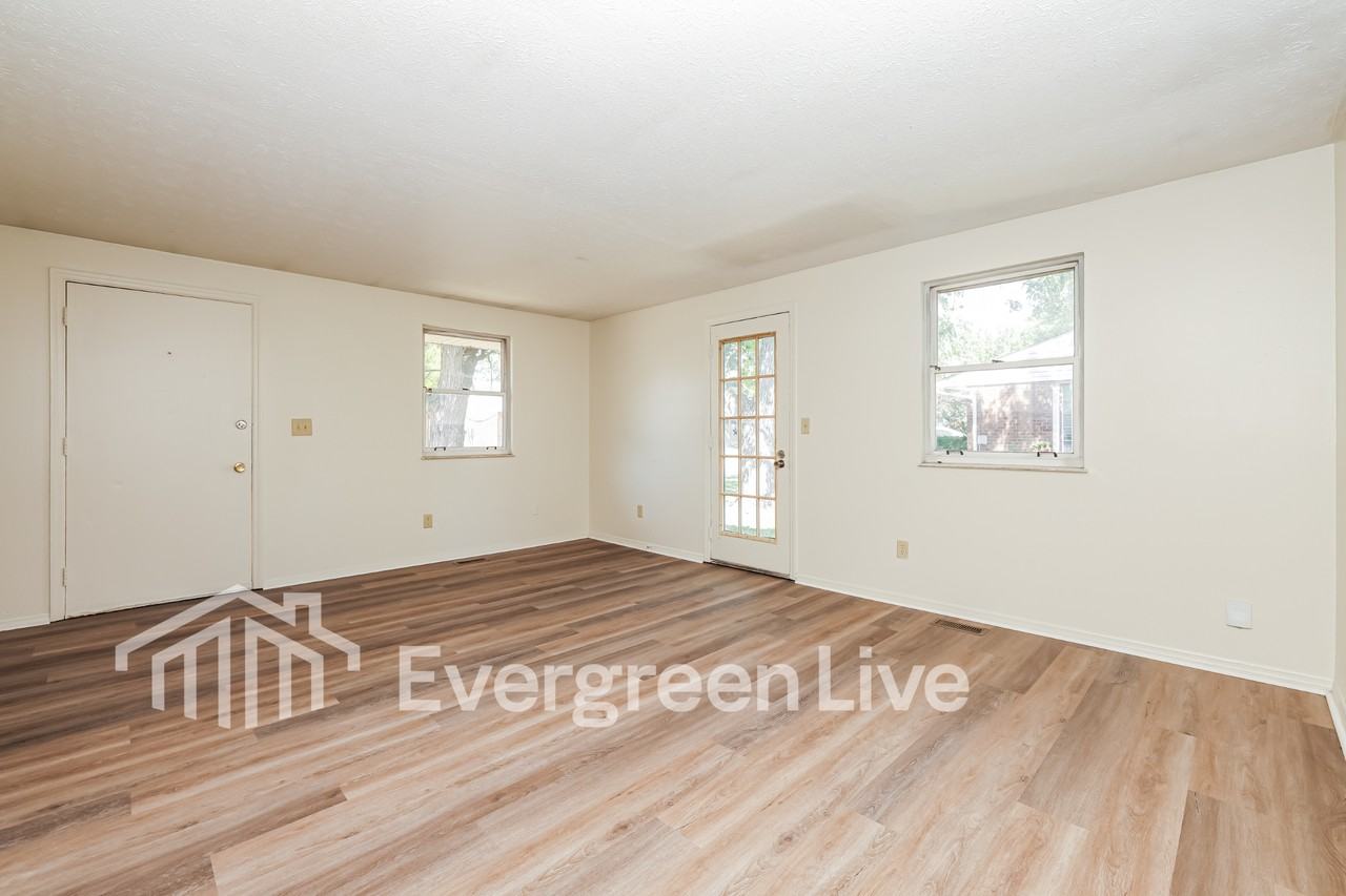 8178 Mount Hood - Photo 4 of 16