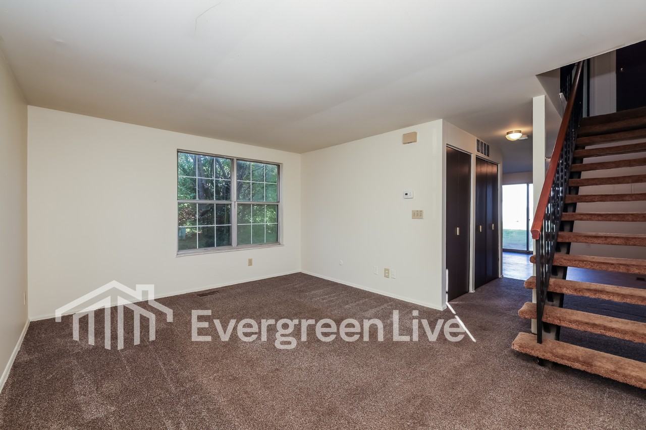 7508 Mount Whitney St - Photo 4 of 16