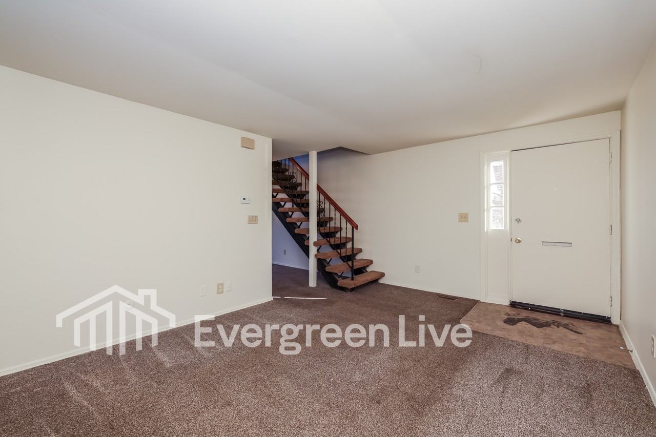 7508 Mount Whitney St - Photo 5 of 16