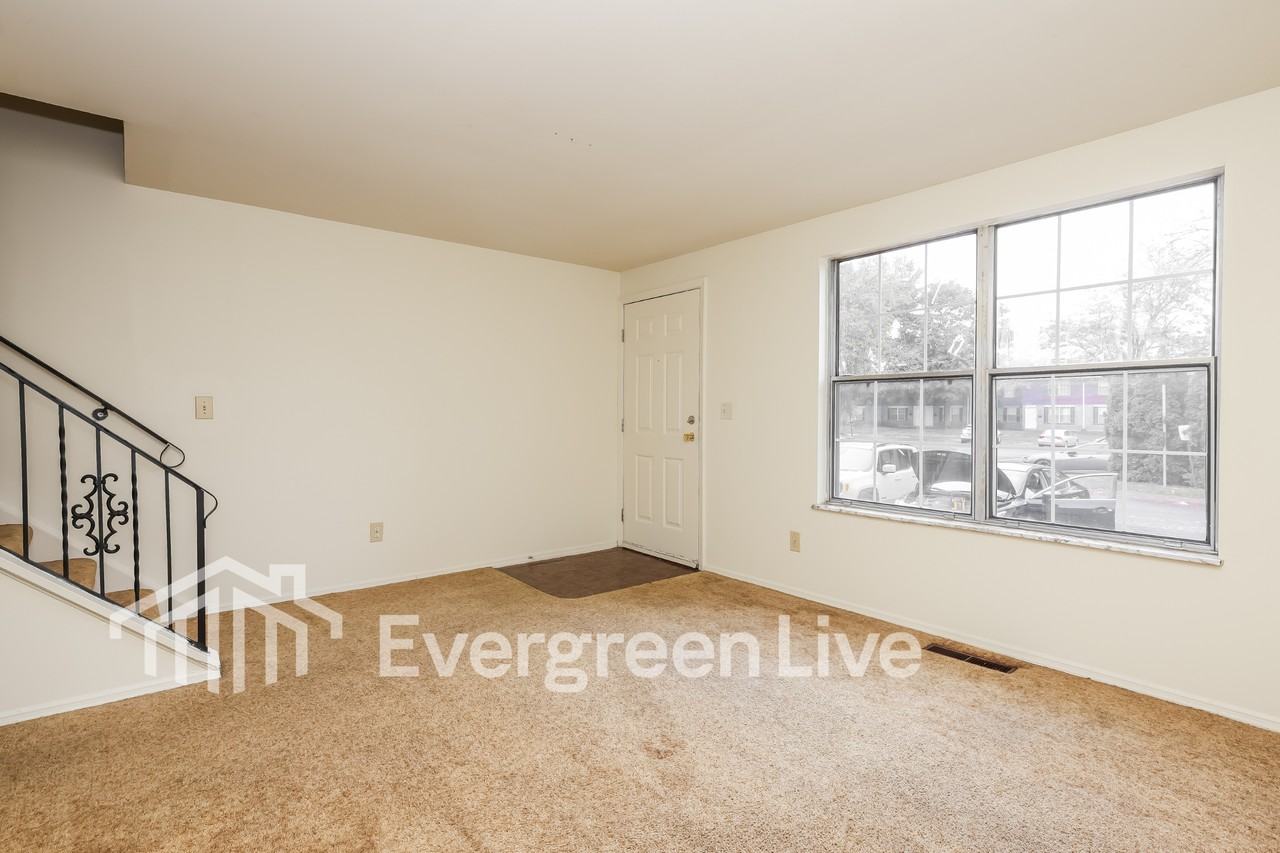 7989 Mount Hood - Photo 2 of 14