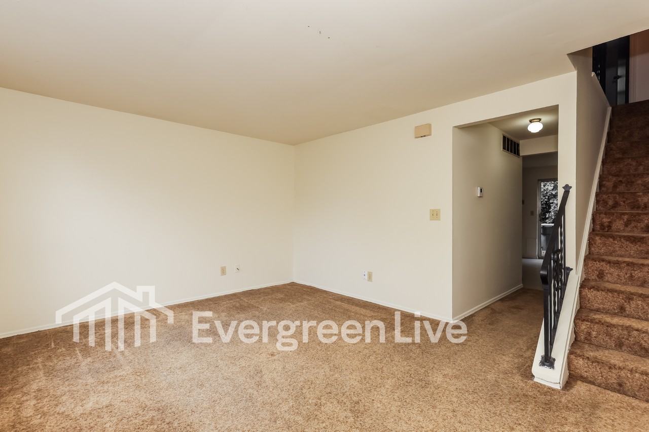 7989 Mount Hood - Photo 3 of 14