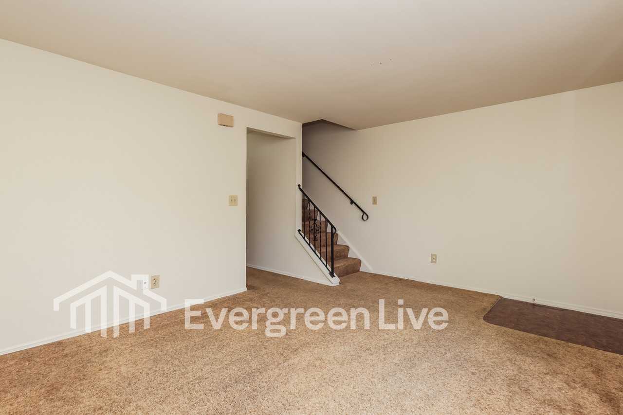 7989 Mount Hood - Photo 4 of 14