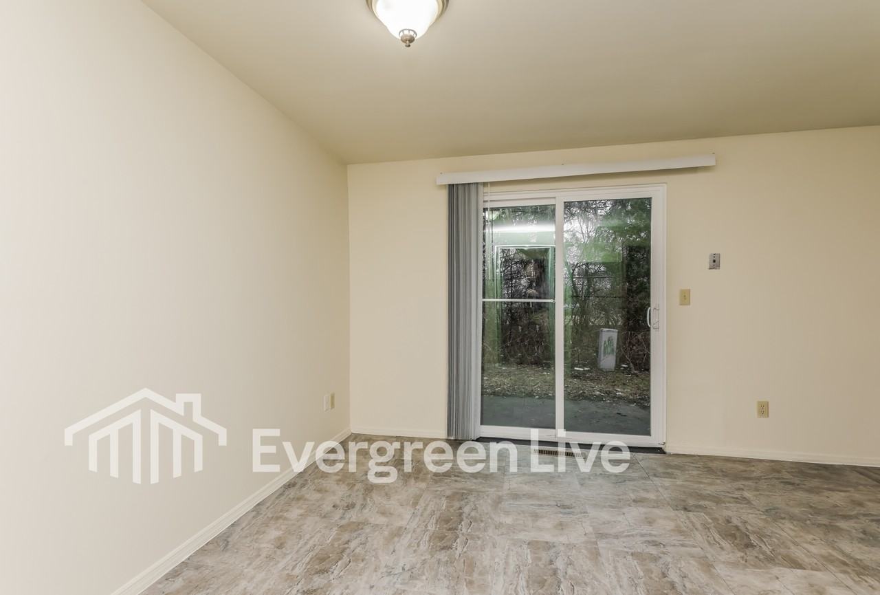 8107 Mount Aetna St - Photo 7 of 16