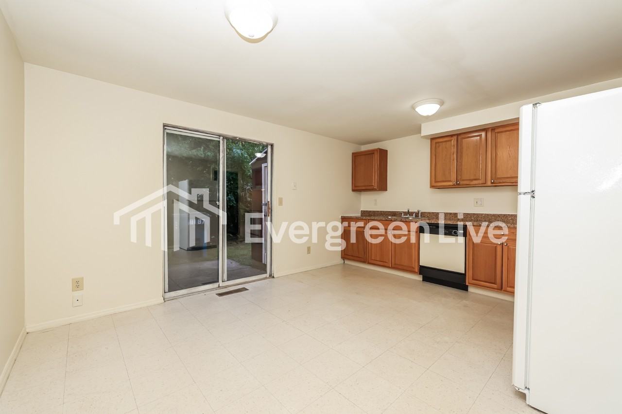 8197 Mount Carmel St - Photo 7 of 11