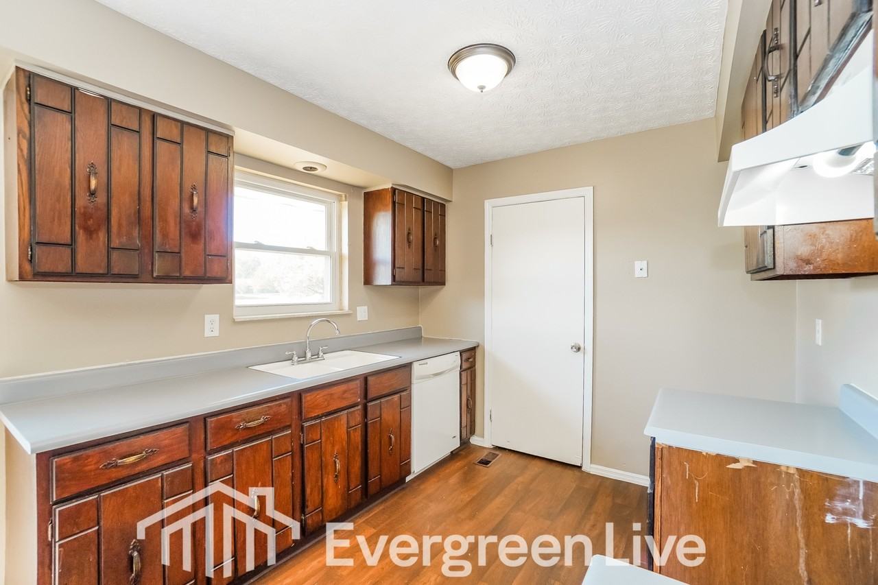 15 Kanpur Pl - Photo 6 of 16