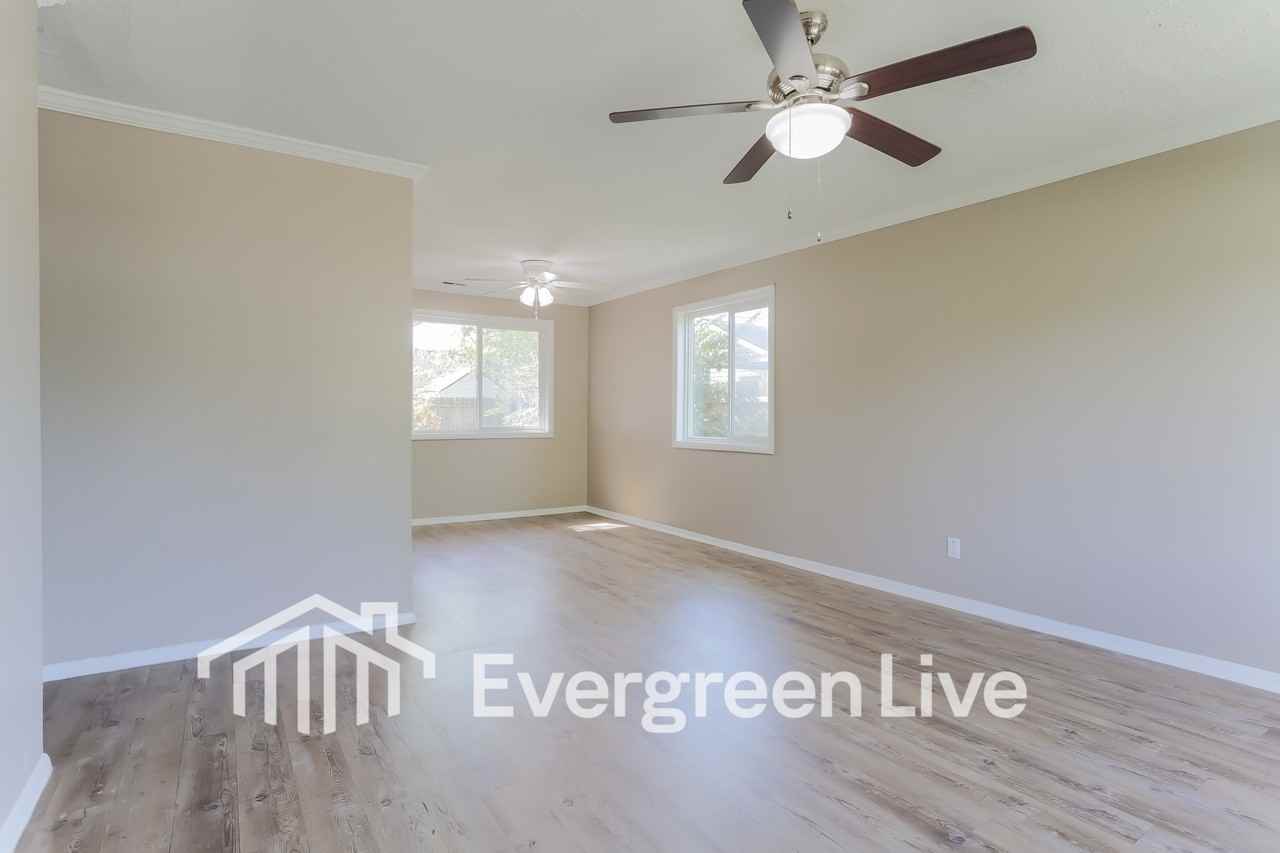 1657 Eastbrook Dr S - Photo 5 of 16