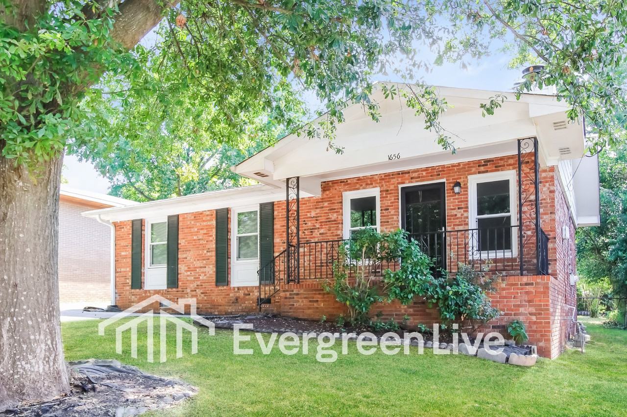 1656 Kentucky Ave - Photo 3 of 15