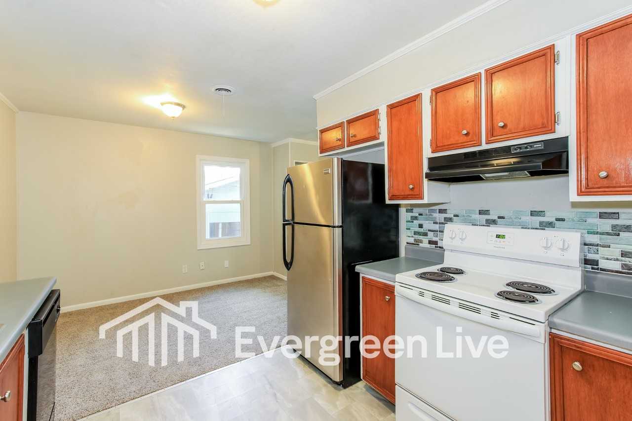 1656 Kentucky Ave - Photo 7 of 15