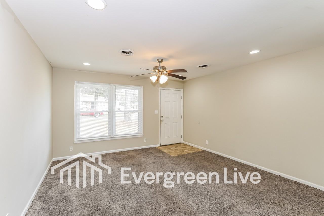 2140 Balfour St - Photo 6 of 15